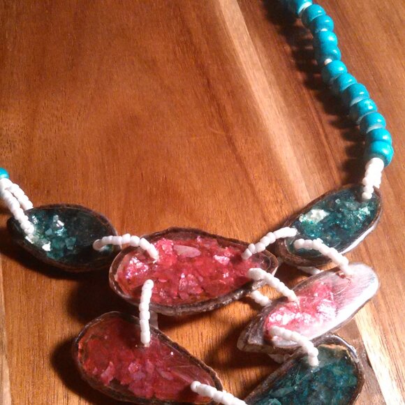 Multicolor Shell and Resin, Turquoise Color Beaded Necklace - Picture 5 of 15